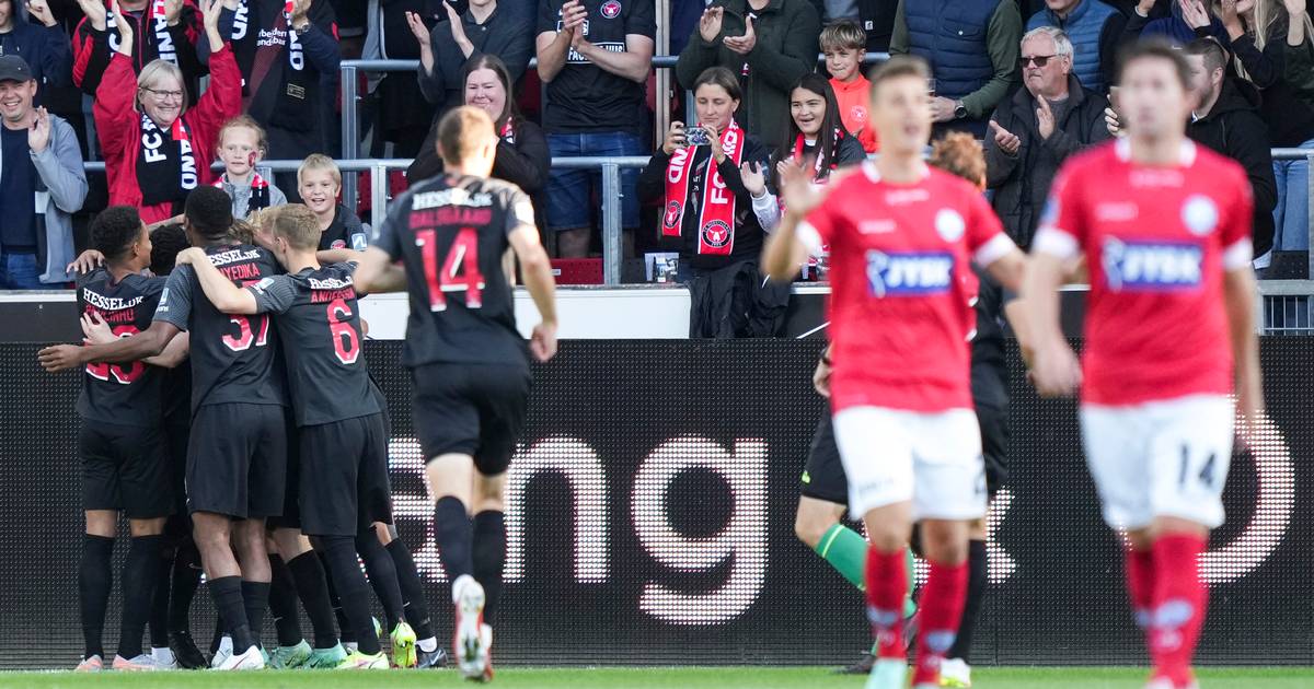 Fcm Gav Fodboldlektion Til Oprykkerne Fra Silkeborg