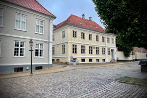 Et advokatnotat viser nye oplysninger i sagen om Papes Viborg-bolig, som byrådet nu skal tage stilling til. 