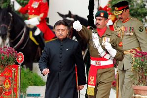 Pakistans tidligere præsident Pervez Musharraf døde i eksil i Dubai.
