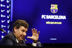 FC Barcelona forventer at lave et overskud svarende til to milliarder kroner i indeværende sæson.