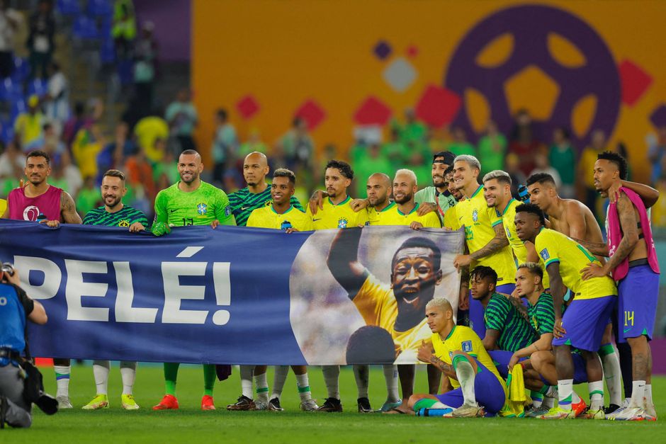 Sygdomsramte Pelé kom i centrum efter Brasiliens sejr over Sydkorea i VM-ottendedelsfinalen.