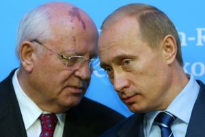 Putin kondolerer ovenpå nyheden om Gorbatjovs død, mens den tidligere leder hyldes af Biden og Johnson.