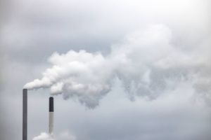 Hvert år dør 9-12 mio. mennesker for tidligt på grund af påvirkning fra luft- og vandforurening, tungmetaller og syntetiske og kræftfremkaldende stoffer. Nu vil forskerne måle på alt det, vi udsættes for gennem livet, for at finde frem til, hvordan vores omgivelser gør os syge.