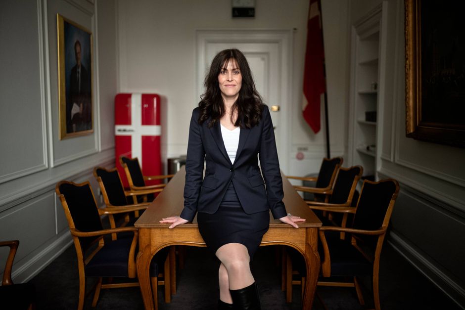 Dagen før Nye Borgerlige vælger ny formand, har partiets tidligere profil Mette Thiesen meldt sig ind i Dansk Folkeparti. Hun afviser, at hun svigter de vælgere, der stemte på hende for bare tre måneder siden.