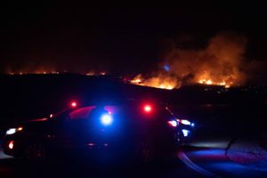 Store og intense skovbrande i flere amerikanske byer i Midtvesten forventes i værste fald at kræve liv.
