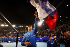 Novak Djokovic håber at have sin far som støtte på tribunen i søndagens finale ved Australian Open.