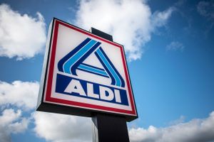 Aldi har nu indgået en aftale om salg af 16 butikker rundt omkring i landet til enten Salling Group, Lidl eller  Coop. Aldi på Vestervangsvej i Viborg er en del af handlen. 