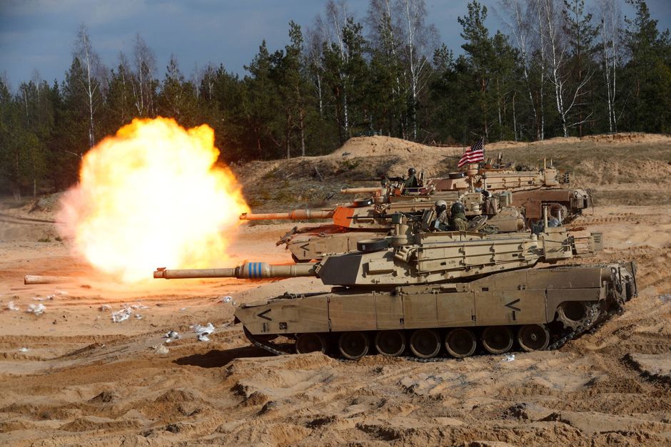 Meget tyder på,​ at det var Joe Biden, der med beslutningen om at sende Abrams-kampvogne (billedet) til Ukraine, banede vejen for, at Tyskland løb tør for undskyldninger og indvilligede i at sende Leopard 2-kampvogne til Ukraine, mener Micro Reimer-Elster. Arkivfoto: Ints Kalnins
