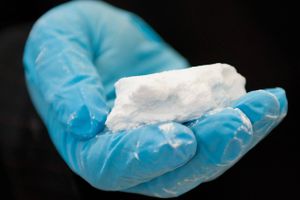 Både i Vest- og Østdanmark er oplevelsen hos politiet, at efterspørgslen efter især kokain og amfetamin er stigende. Politiinspektør sender en klar advarsel til køberne. 