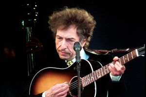 Bob Dylan undskylder, at han ikke selv har ført pennen i kostbare såkaldt »håndsignerede« bøger.