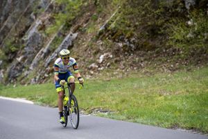 Rein Taaramäe vandt 3. etape og snuppede førertrøjen i Vuelta a España fra Primoz Roglic. 