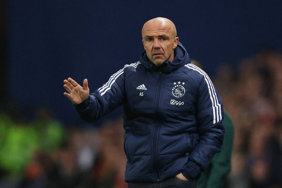 Efter syv ligakampe uden sejr har Ajax valgt at sige farvel til sin træner Alfred Schreuder.