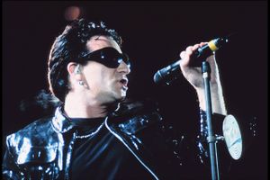 U2's hovedværk, "Achtung Baby", er genudgivet i anledning af bandets 30-års jubilæum. Det fremstår fortsat knivskarpt, men det vidner også om, hvor ligegyldige karrierens følgende udgivelser er.