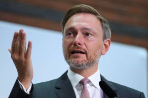 De Grønne og FDP står med gode kort på hånden efter et tæt tysk valg. Nu vil de først snakke med hinanden.