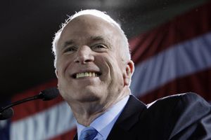Født ind i 2. verdenskrig har den afdøde senator John McCains liv reflekteret et århundrede, hvor USA voksede sig til stormagten, den er i dag. Her er seks vigtige øjeblikke i John McCains - og USAs - historie.