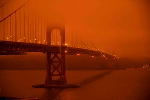 Forleden blokerede røg og aske fra de store skovbrande i USA for solens lys, fortæller dansker i Californien.