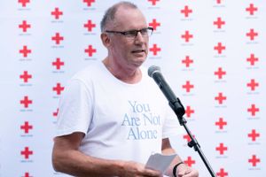 60 år: Man skal hjælpe mennesker i nød, også selvom det er upopulært, mener generalsekretær Anders Ladekarl fra Røde Kors.