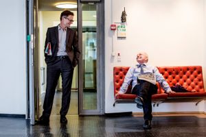 Bestyrelsesformand for JP/Politikens Hus Jørgen Ejbøl og adm. direktør Lars Munch kørte parløb i 10 år, inden Lars Munch i 2014 afløste Jørgen Ejbøl som bestyrelsesformand. Han blev rasende, da han erfarede, at Ejbøl blev siddende i bestyrelsen, ifølger bogen "Pansergeneralen". 