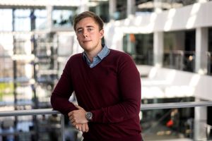 En række uddannelser afviser op mod 8 af 10 kvalificerede ansøgere, selv om arbejdsgiverne nærmest står i kø for at aftage de færdiguddannede unge. Det vil industrien have lavet om.
