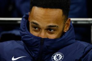 Pierre-Emerick Aubameyang er blevet udeladt af Chelseas Champions League-trup. Tre nyindkøb er kommet med.