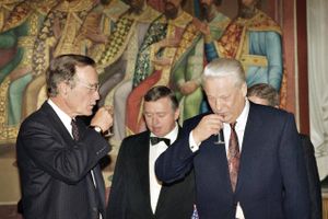 Boris Jeltsins venner og fjender mundhugges om hans rolle i 1990’ernes politiske og økonomiske omvæltninger
