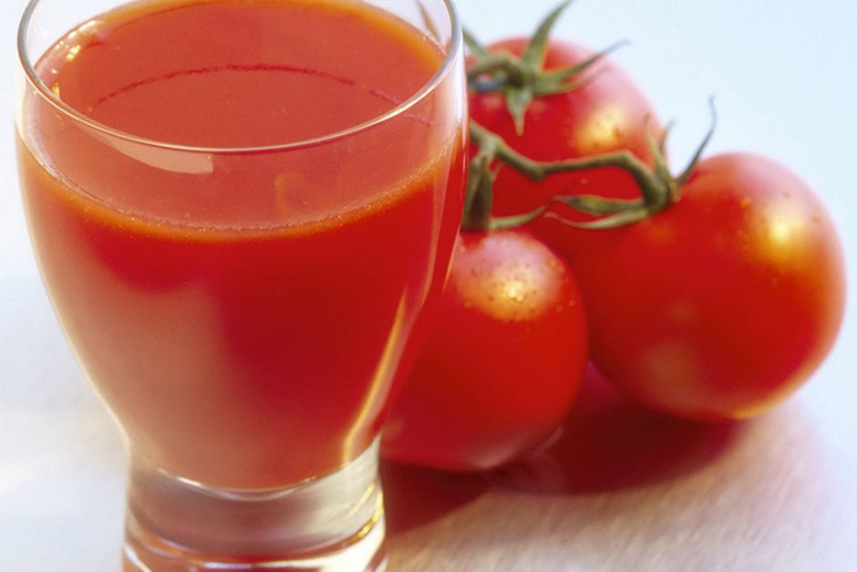 Сок при температуре можно. Сок на томатной основе. Томатный сок от ожирения. Сок томатный с травами 2010 года- ДЖУСТИМ стекло.