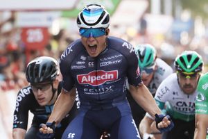 Jasper Philipsen vandt endnu en etape i Vueltaen, og Rein Taaramäe tabte førertrøjen efter et stort styrt. 