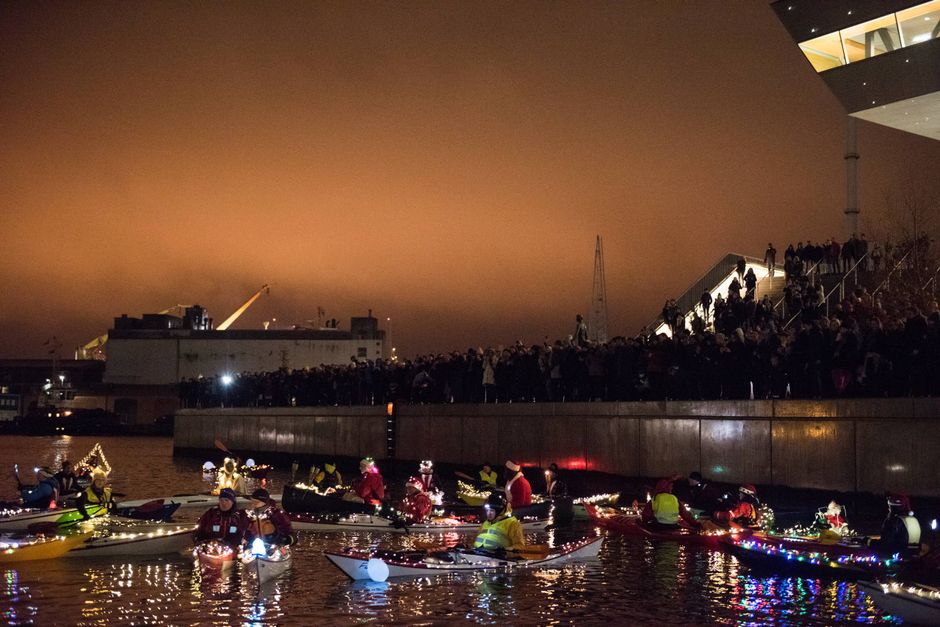 Tirsdag den 13. december er der traditionen tro luciaoptog med udsmykkede kanoer og kajakker i kanalen ved Det Lille Hus på Havnen.