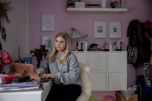 17-årige Ida Hedetoft Madsen skriver om hvor rædselsfuldt det er for de unge efterskoleelever, at de ikke må komme tilbage på skolerne. Foto: Casper Dalhoff