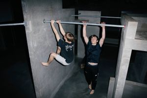 Landets idrætsefterskoler er populære, og forskning indikerer, at deres model fordrer både boglig og social læring. En forsker fra Syddansk Universitet forsøger nu at komme til bunds i det helt særlige ved de aktive efterskoler.