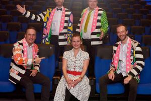 Fede Finn og Funny Boyz med Lennart Johannesen bagerst til højre. PR-foto