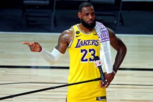 Los Angeles Lakers er snublende tæt på holdets første mesterskab i ti år takket været 35-årige LeBron James.