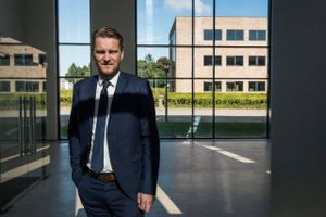 Direktør i Stofa Ole Fruekilde fortæller, at Stofa samler alle sine aktiviteter i Aarhus med virkning fra starten af det nye år. I alt er der tale om ca. 400 medarbejdere, der fremover skal sidde i Bestsellers tidligere hovedsæde på Slet Parkvej. Foto: Joachim Ladefoged