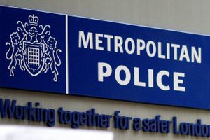 En række sager har de seneste år rystet politiet i London, der nu tager affære og vil fyre hundredevis af betjente. Senest har en britisk politibetjent tilstået 49 sexkrænkelser, der har fundet sted fra 2003 til 2020.