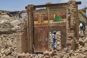 Af uvisse årsager er redningsaktion efter jordskælv ifølge afghansk embedsmand stoppet efter blot to dage.