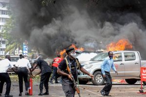 Ugandisk politi jagter gerningsmænd bag et tredobbelt angreb i Kampala tirsdag - det seneste af flere angreb.