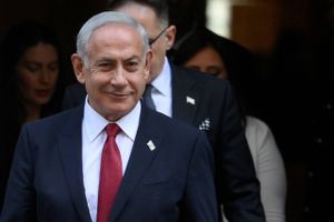 Afsat forsvarsminister har advaret om, at Netanyahus domstolsreform kan kaste Israel ud i en eksistenskrise.