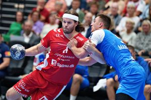 Mikkel Hansen scorede ti mål, da Aalborg vandt 36-32 hjemme over slovenske Celje i Champions League.