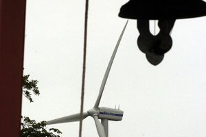 Kritikken af regler om vindmøller i nærheden af f.eks. kirker er udtryk for synspunkter fremsat fra egen isolerede interesseverden, mener skribenten. Arkivfoto: Klaus Gottfredsen