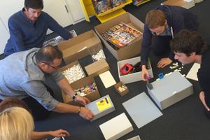 Som barn legede Ikea-designer Andreas Fredriksson meget med Lego. De erfaringer tog han med til bordet, da den nye Bygglek-serie, som Ikea og Lego har designet sammen, blev til.  