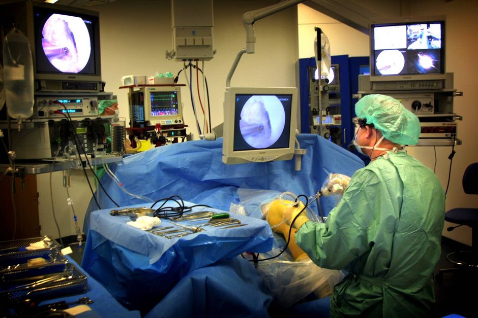 Måske er forslaget om en knæmekaniker, dvs. en ikke lægeuddannet fagperson til at udføre knæoperationer efter diagnosticering fra en ortopædkirurgisk læge, slet ikke en dårlig idé, mener Ulrich Fredberg. Arkivfoto: Jane Hjul Rasmussen  