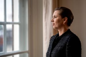 Det årlige forbrug til administration og ledelse vokser. Særligt under Mette Frederiksen som statsminister har det taget fart. »Stik imod regeringens egen hensigt,« siger direktør for Cepos. 