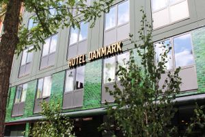Ny undersøgelse fra Dansk Erhverv viser, hvordan nedlukningen af kultur og attraktioner har skadet hotellerne. Alligevel blev 2021 et markant bedre hotelår end året forinden, viser tal fra Danmarks Statistik. 
