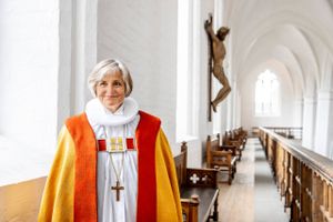 Større byer indvier nye kirker, mens menighedsråd i landdistrikter kæmper med for få kirkegængere. At lukke gamle kirker kan blive nødvendigt, men det er et følsomt område, advarer eksperter. Men hvad skal der så ske med kirkerne?