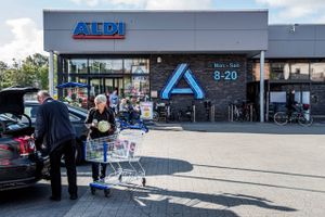 Ejendomsfolkene hos bl.a. Salling Group,  Coop og Lidl følger intenst med i mulighederne ved, at Aldi Danmark trækker sig ud af markedet og afhænder aktiviteter til Rema 1000.  