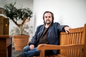Mens danske politikere holder igen, så pumper mange andre lande inflationshjælpen ud. Det kan i sidste ende gøre danskerne fattigere, mener overvismanden.  