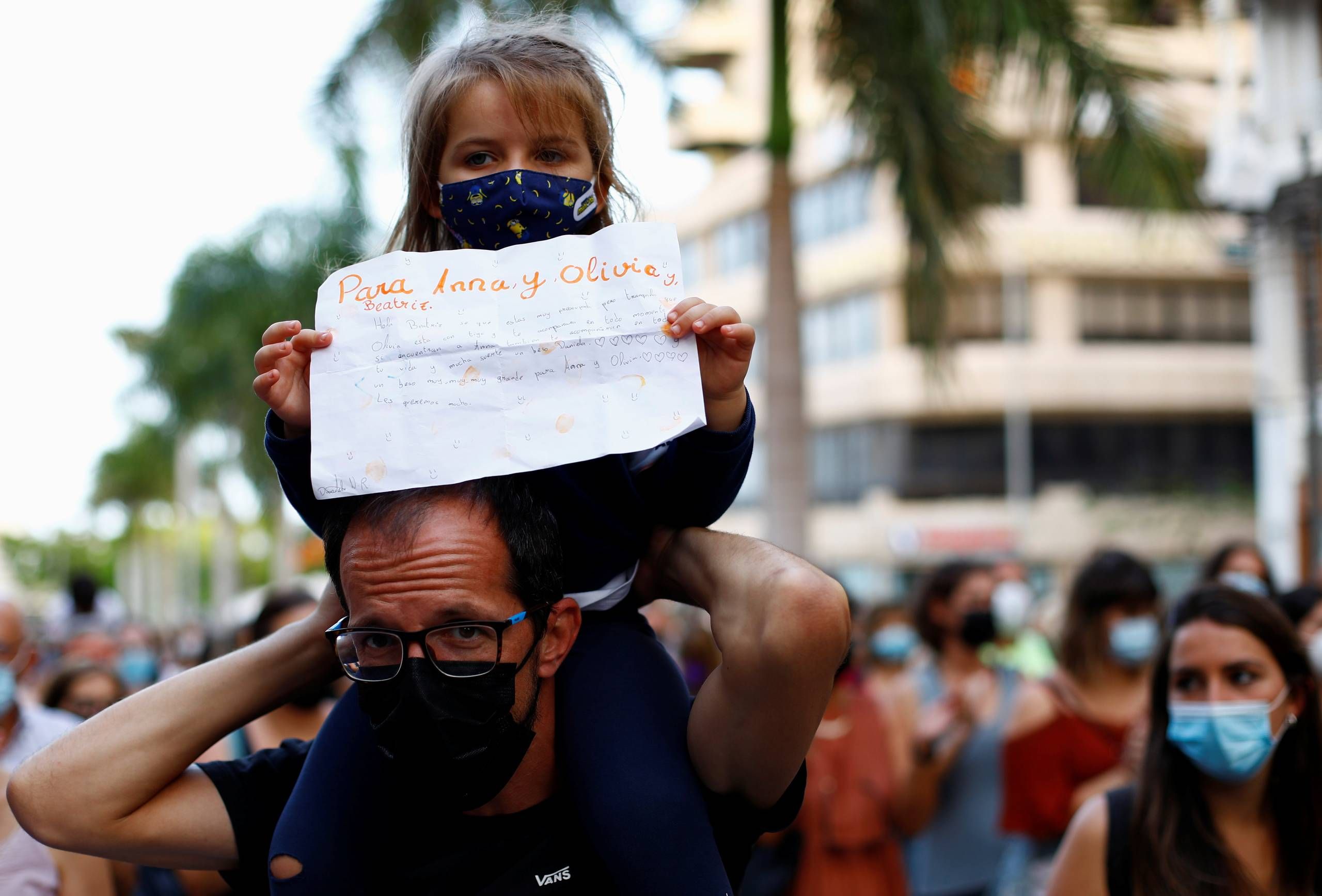 protester i efter fundet af barnelig på havets bund
