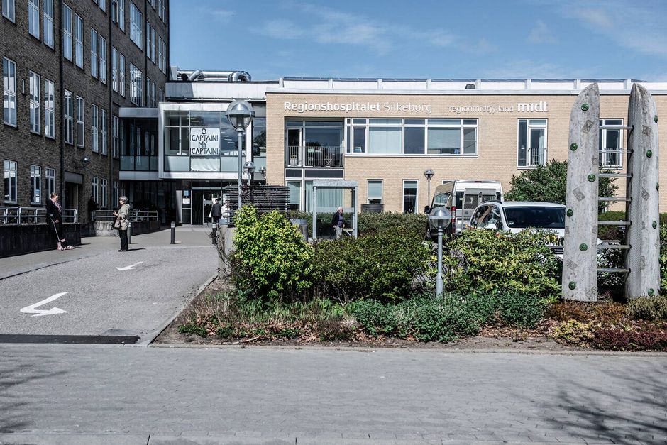 Aarhus Universitetshospital er for første gang i 14 år henvist til andenpladsen på rangliste. Hospitalet i Silkeborg helt til tops blandt de mindre hospitaler. 