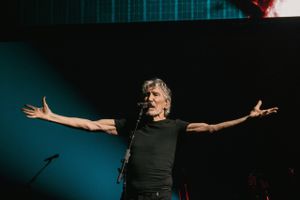 Bassisten fra det britiske band Pink Floyd går til næste år på scenen i Royal Arena i København.