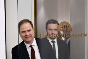 Et kuldsejlet forsøg på en aftale om arbejdskraft fra udlandet har fået to blokke i dansk politik til at fare løs på hinanden. To markante stemmer med Venstre-fortid har valgt side.